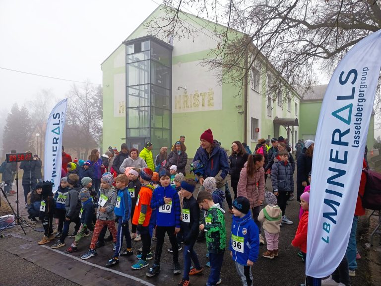 Fotogalerie: HomeRun Kyšice spojil mladé i zkušené běžce